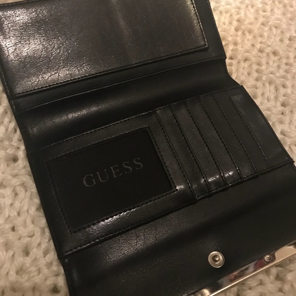 Guess wallet - Picture 2 of 2